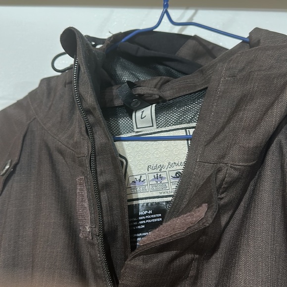 Women’s Snowboard Jacket size L. Brown and pink detailing - Picture 3 of 4